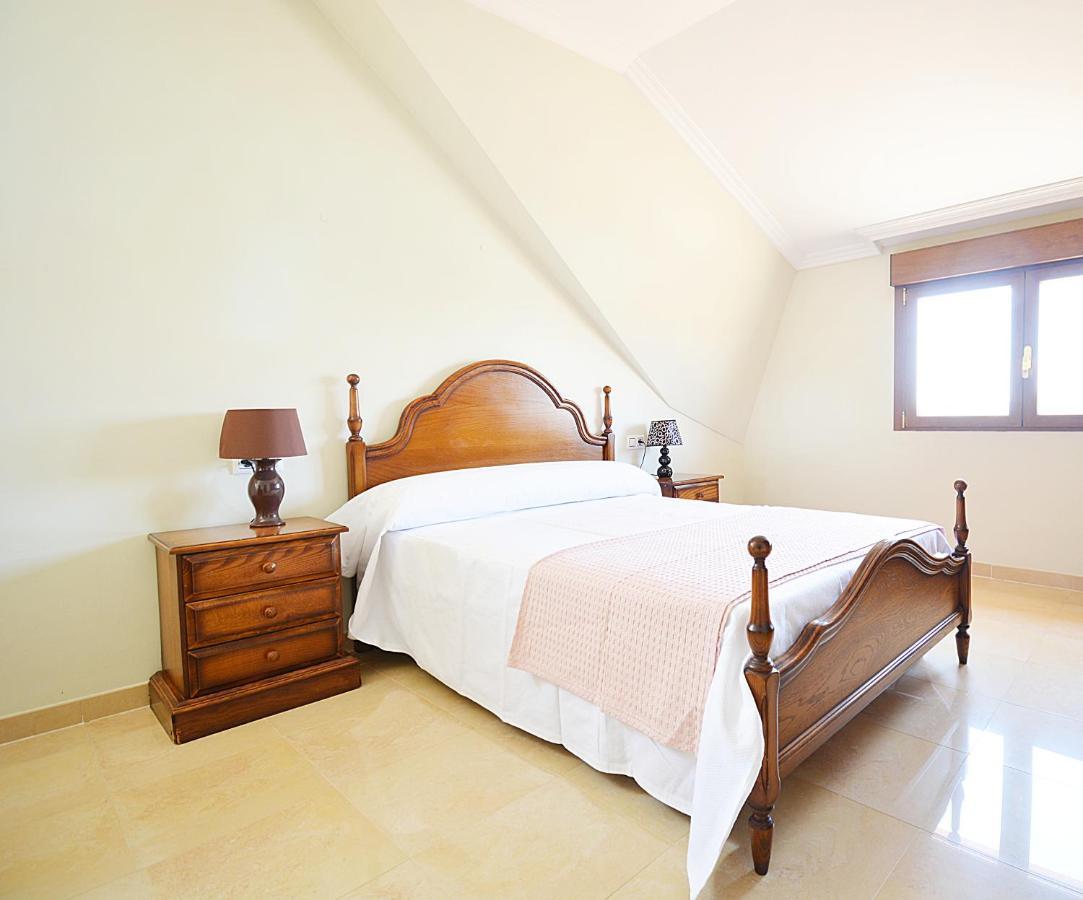 Galihost - Casa Con Precioso Jardin En Vilanova De Arousa エクステリア 写真