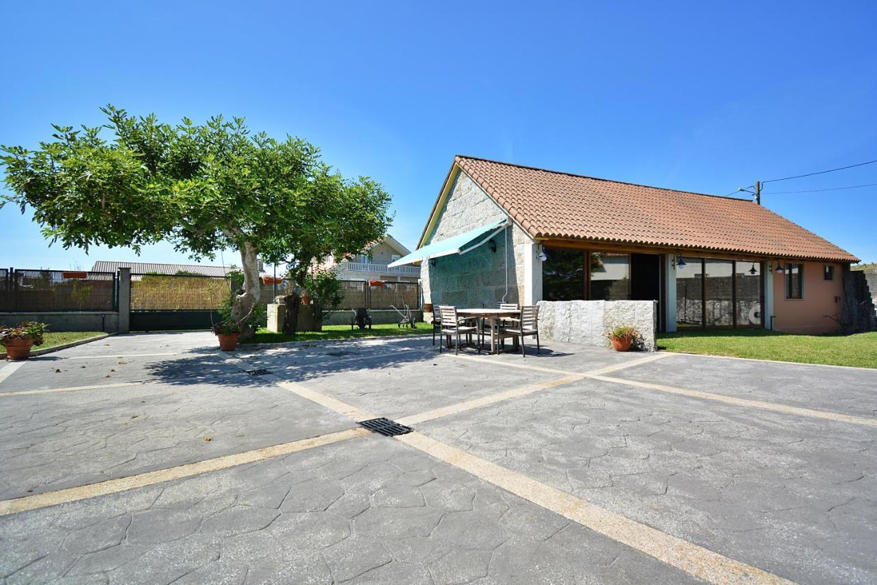 Galihost - Casa Con Precioso Jardin En Vilanova De Arousa エクステリア 写真