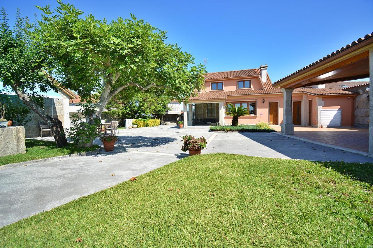 Galihost - Casa Con Precioso Jardin En Vilanova De Arousa エクステリア 写真