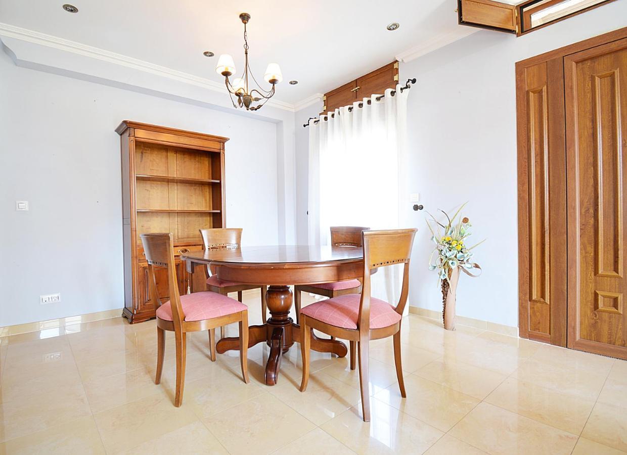 Galihost - Casa Con Precioso Jardin En Vilanova De Arousa エクステリア 写真