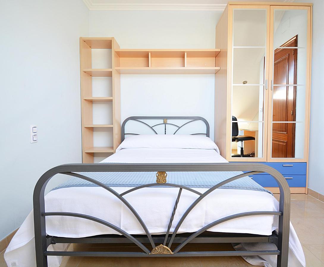 Galihost - Casa Con Precioso Jardin En Vilanova De Arousa エクステリア 写真