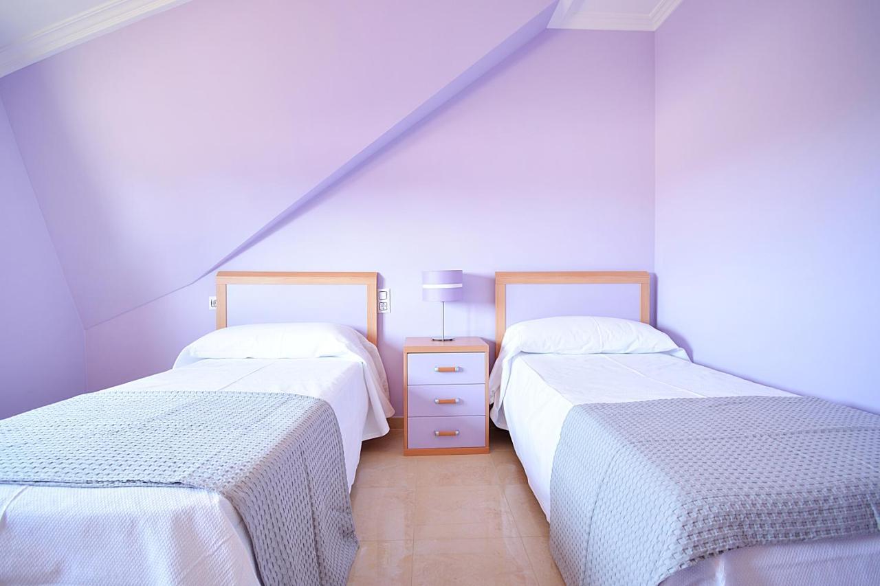 Galihost - Casa Con Precioso Jardin En Vilanova De Arousa エクステリア 写真
