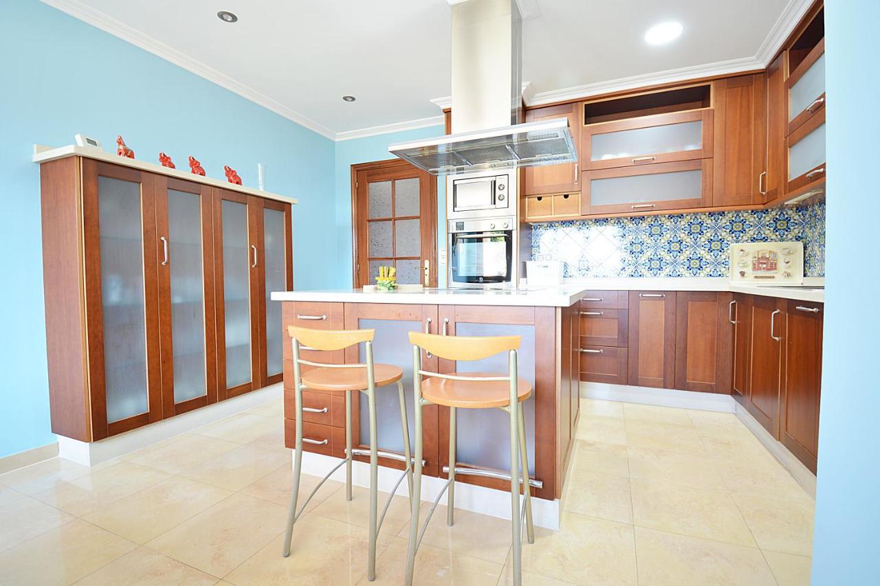 Galihost - Casa Con Precioso Jardin En Vilanova De Arousa エクステリア 写真